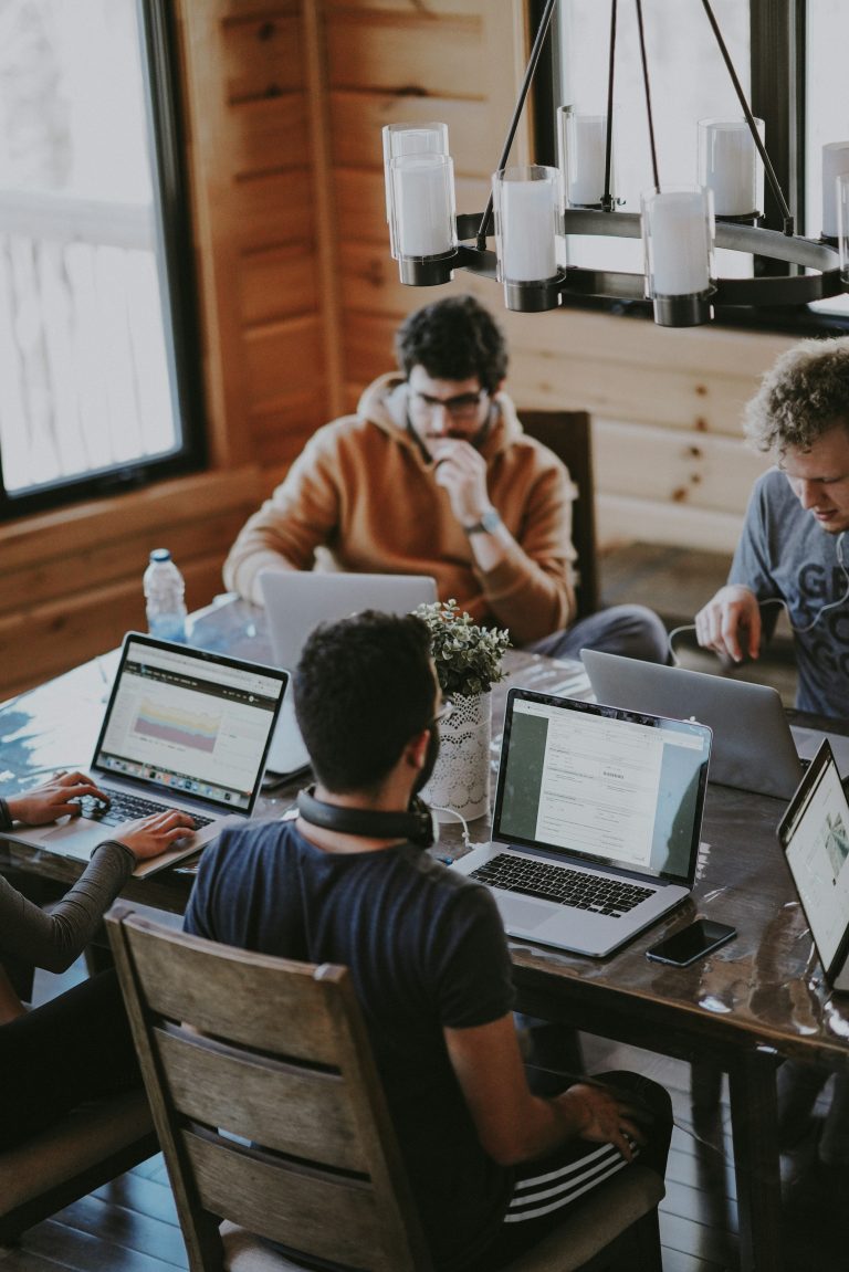 Evoluzione del Freelancing: Come l'AI Sta Cambiando le Regole del Mercato